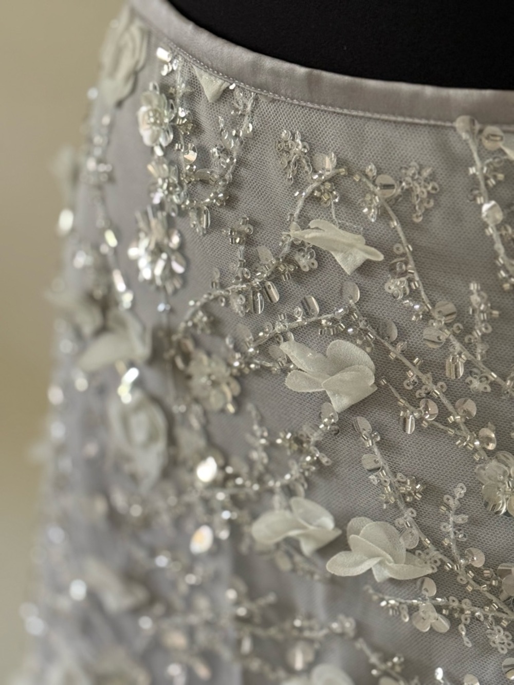 ZARA Silver Iridescent Sequined Embellished Floral Appliqué Shimmer Mini Skirt S - Picture 5 of 10